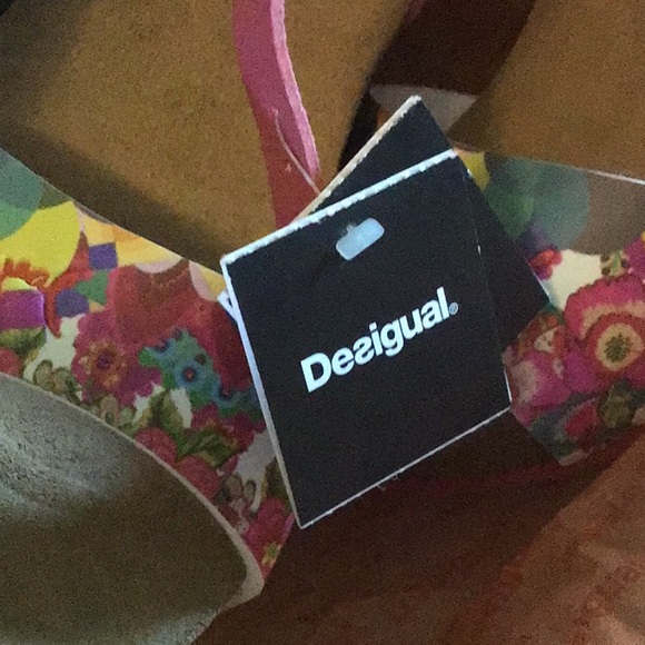 DESIGUAL HEELED SANDALS, made in Spain - Picture 5 of 8